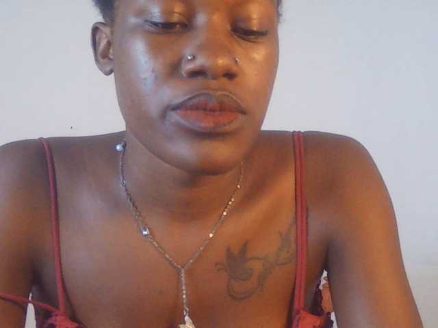 Goldenhour-diva live cam on BongaCams
