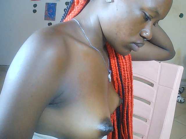 Goldenhour-diva live cam on BongaCams