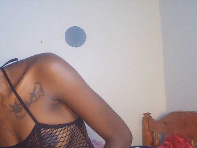 Goldenhour-diva live cam on BongaCams
