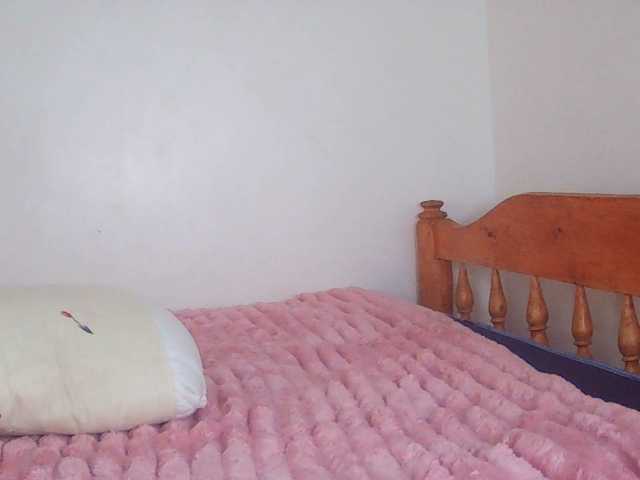 Goldenhour-diva live cam on BongaCams