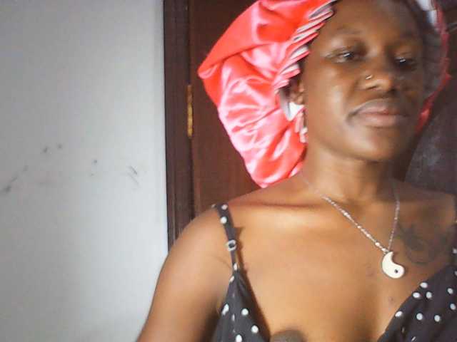 Goldenhour-diva live cam on BongaCams