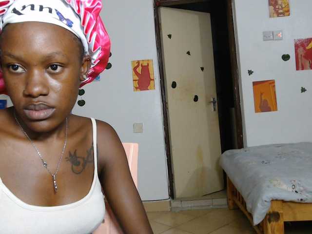Goldenhour-diva live cam on BongaCams