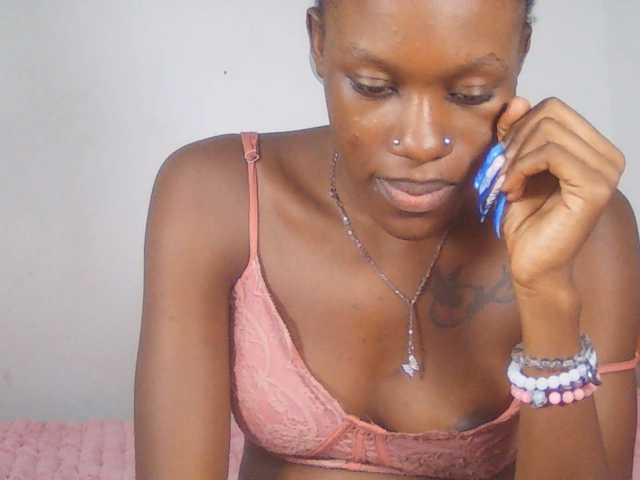 Goldenhour-diva live cam on BongaCams