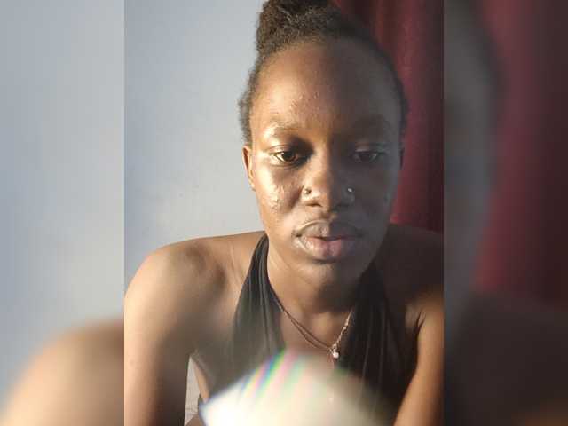 Goldenhour-diva live cam on BongaCams
