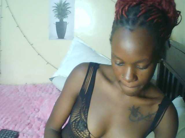 Goldenhour-diva live cam on BongaCams