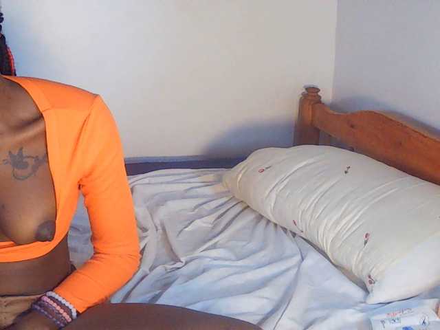 Goldenhour-diva live cam on BongaCams