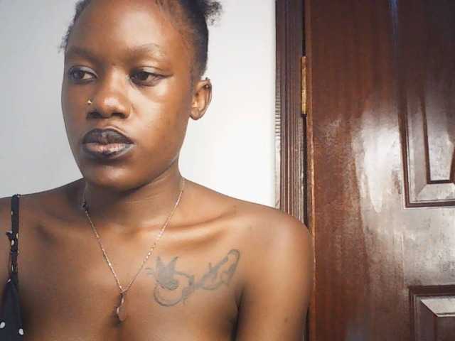 Goldenhour-diva live cam on BongaCams