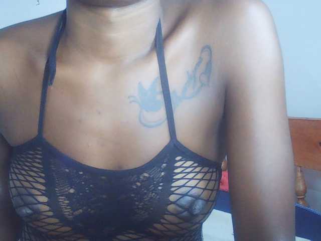 Goldenhour-diva live cam on BongaCams