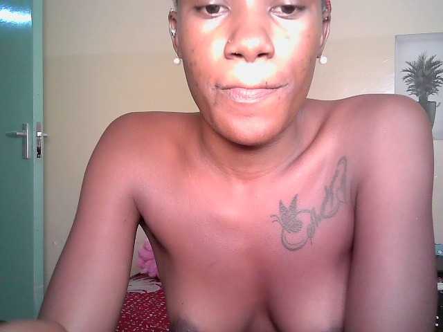 Goldenhour-diva live cam on BongaCams