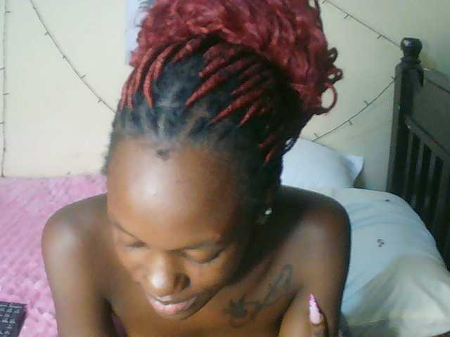 Goldenhour-diva live cam on BongaCams