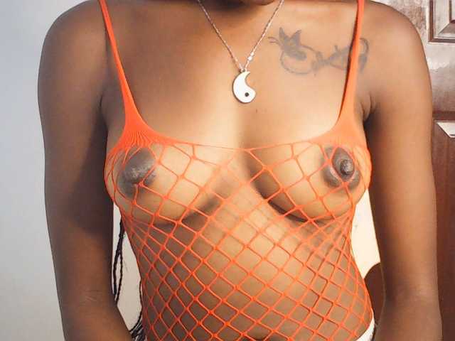 Goldenhour-diva live cam on BongaCams