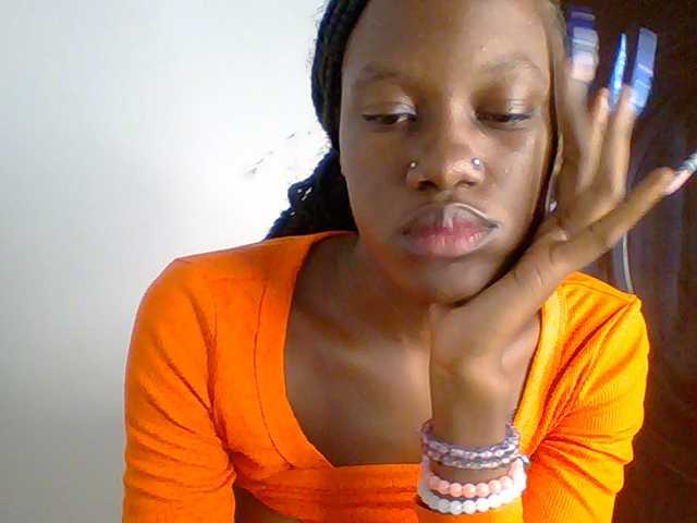 Goldenhour-diva live cam on BongaCams