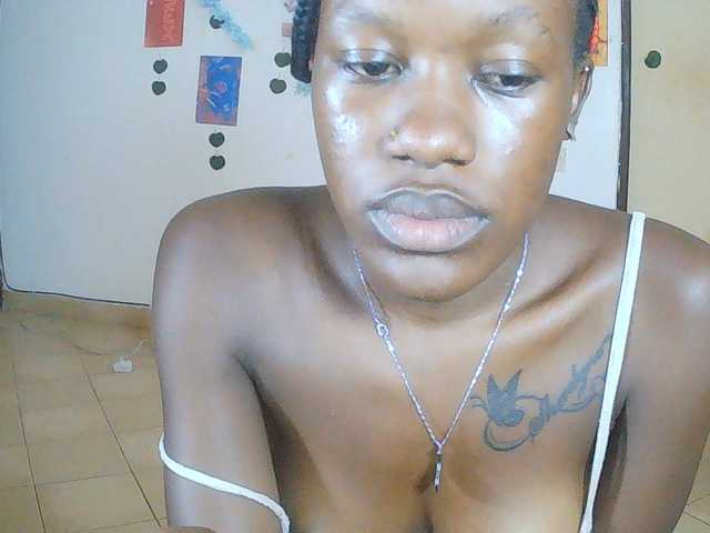 Goldenhour-diva live cam on BongaCams