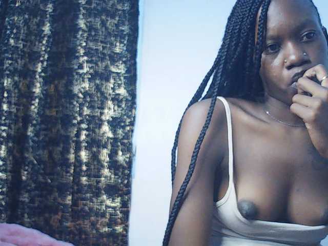 Goldenhour-diva — live female cam