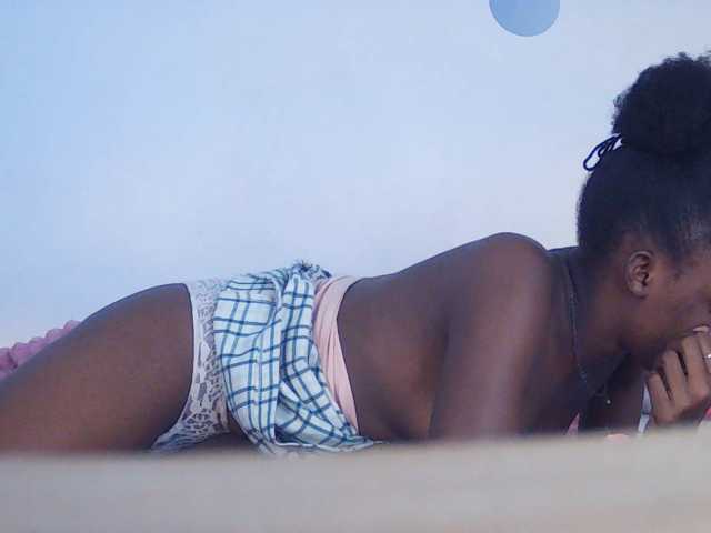 Goldenhour-diva live cam on BongaCams