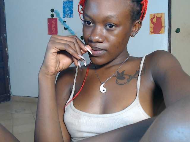 Goldenhour-diva live cam on BongaCams