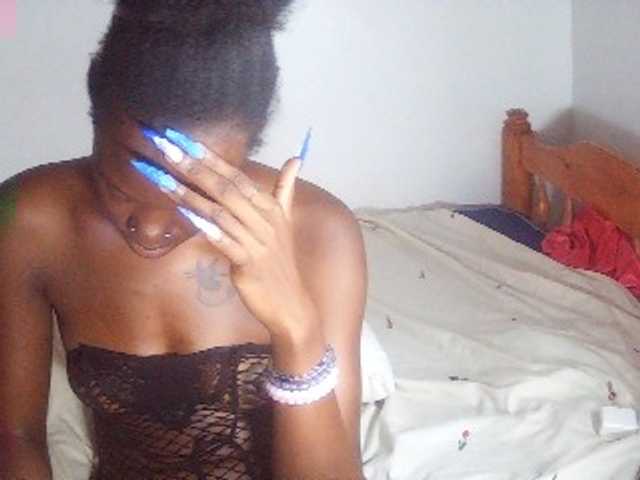 Goldenhour-diva live cam on BongaCams