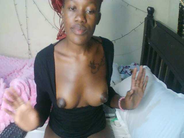 Goldenhour-diva live cam on BongaCams