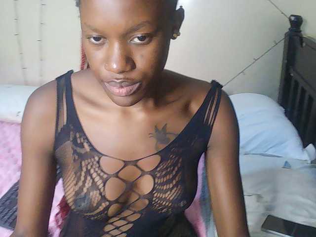 Goldenhour-diva live cam on BongaCams