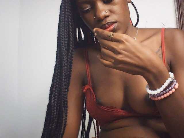 Goldenhour-diva live cam on BongaCams