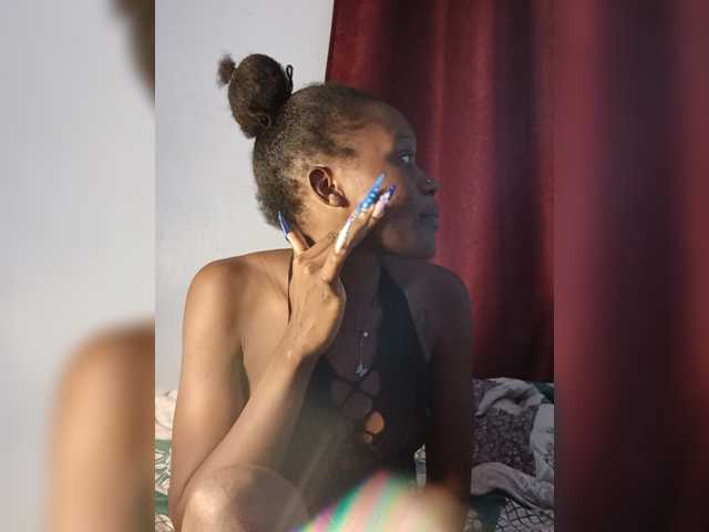 Goldenhour-diva live cam on BongaCams