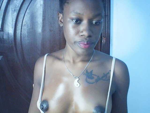 Goldenhour-diva live cam on BongaCams