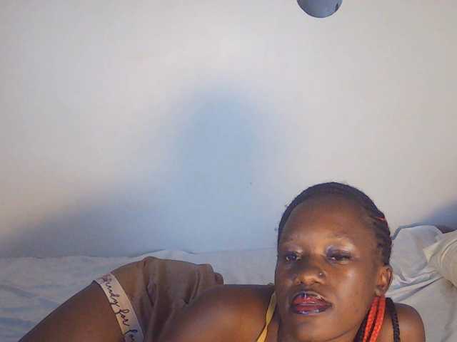 Goldenhour-diva live cam on BongaCams
