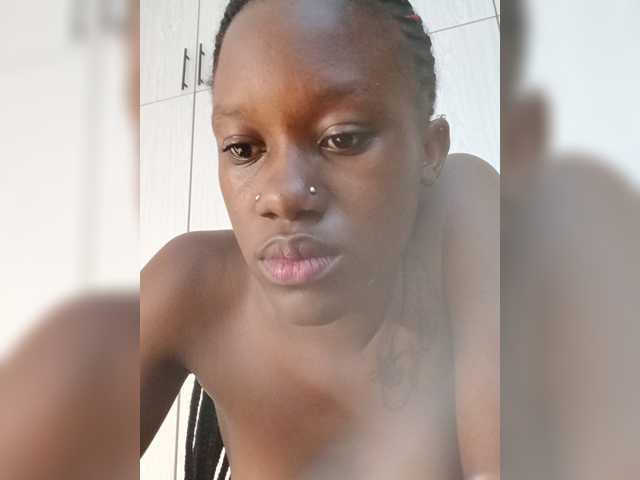Goldenhour-diva live cam on BongaCams