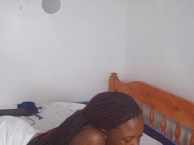 Goldenhour-diva live cam on BongaCams