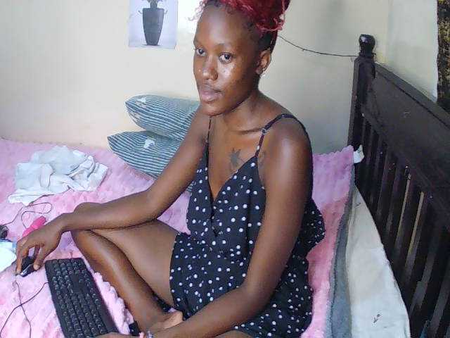 Goldenhour-diva live cam on BongaCams