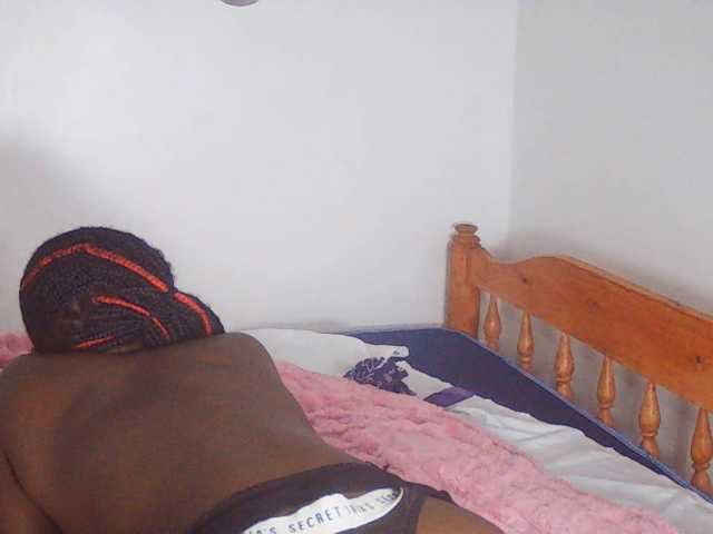 Goldenhour-diva live cam on BongaCams