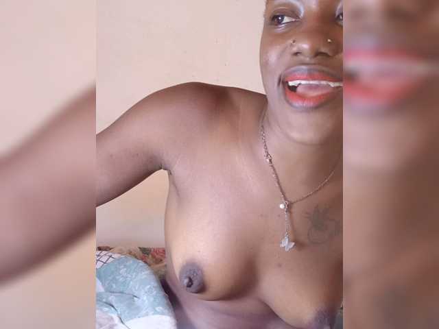 Goldenhour-diva live cam on BongaCams