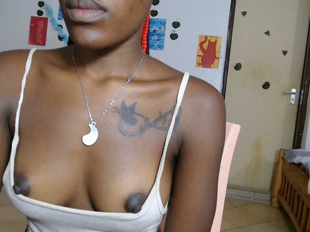 Goldenhour-diva live cam on BongaCams