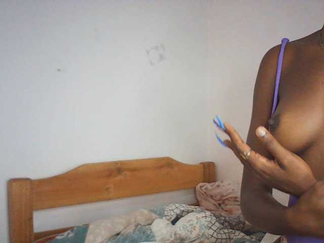 Goldenhour-diva live cam on BongaCams