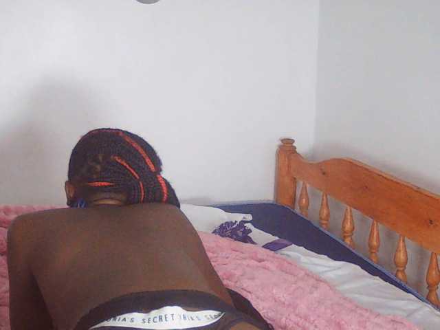 Goldenhour-diva live cam on BongaCams