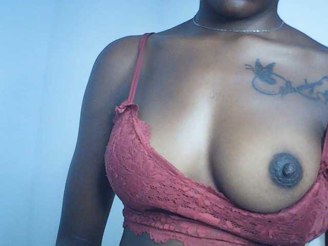 Goldenhour-diva live cam on BongaCams