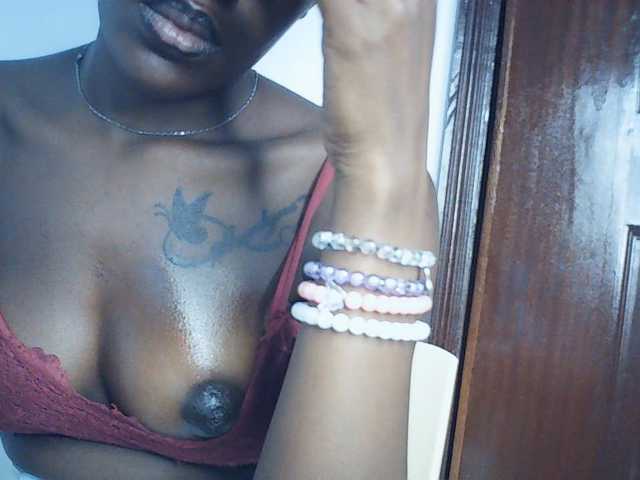 Goldenhour-diva live cam on BongaCams