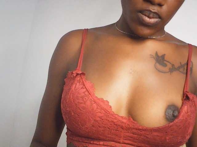Goldenhour-diva live cam on BongaCams