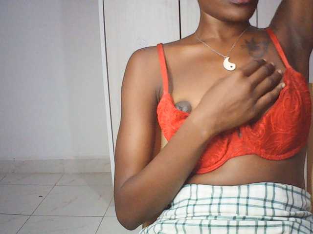 Goldenhour-diva live cam on BongaCams