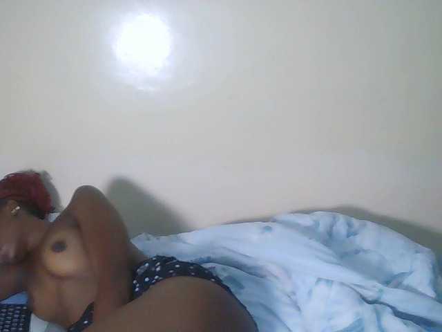 Goldenhour-diva live cam on BongaCams
