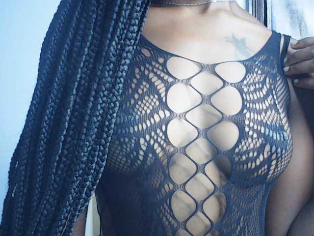 Goldenhour-diva live cam on BongaCams