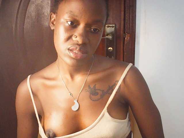 Goldenhour-diva live cam on BongaCams