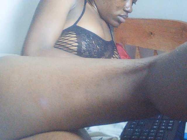 Goldenhour-diva live cam preview