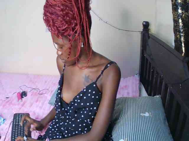 Model: Goldenhour-diva