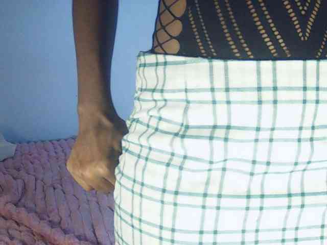 Model: Goldenhour-diva