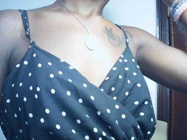 Goldenhour-diva webcam