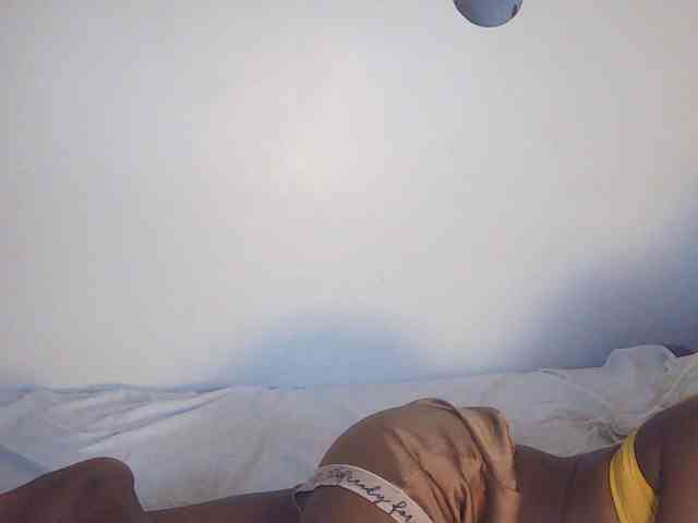 Goldenhour-diva webcam