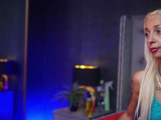 DonnaDubai live cam on BongaCams
