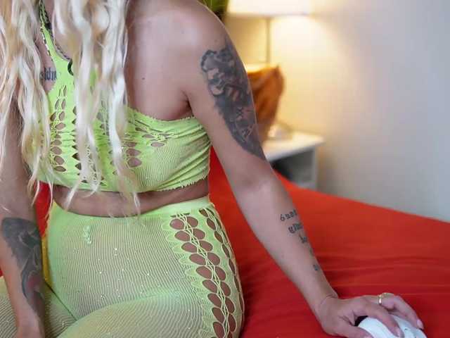 DonnaDubai live cam preview