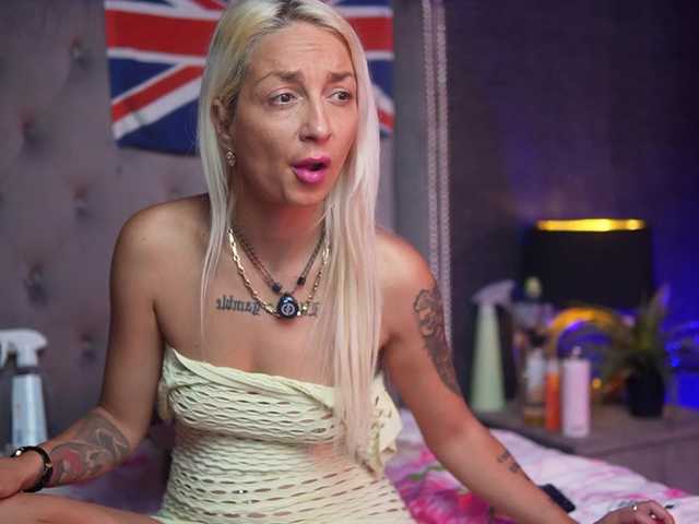 DonnaDubai live cam on BongaCams